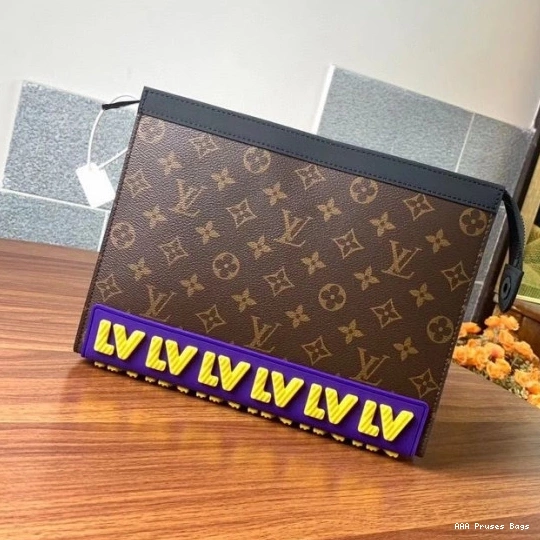 AAA Pruses Bags POCHETTE LOUIS VUITTON VOYAGE MM 0823